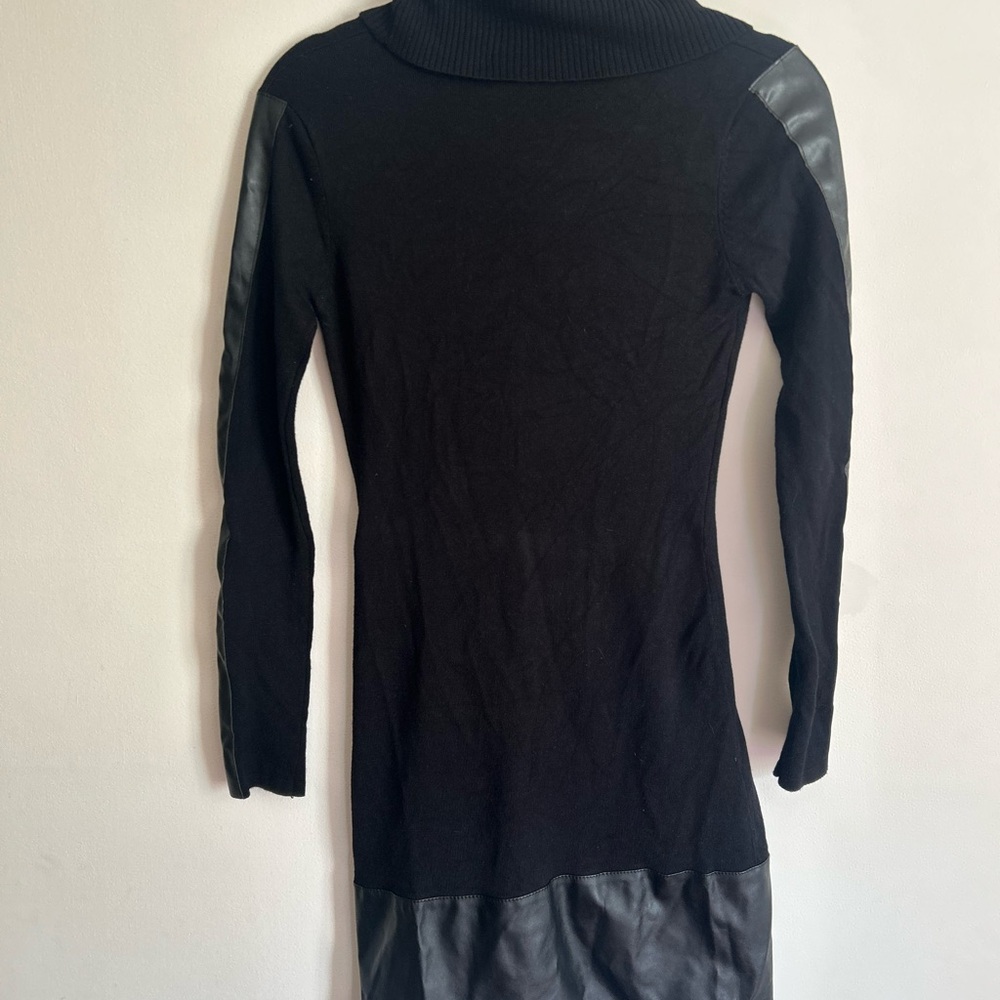 Venus Black Ribbed Sweater - Picture 2 of 5